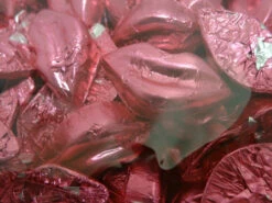 Chocolate Gems - Chocolate Kisses - Pink Foil (500g Bag / Approx 60 Pieces)