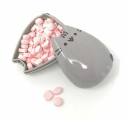 Pusheen - Sweets! Strawberry Candy (12 X 42g Tins) -AU Snack Sales Store pusheencandy1 650x1050 83272.1578004312